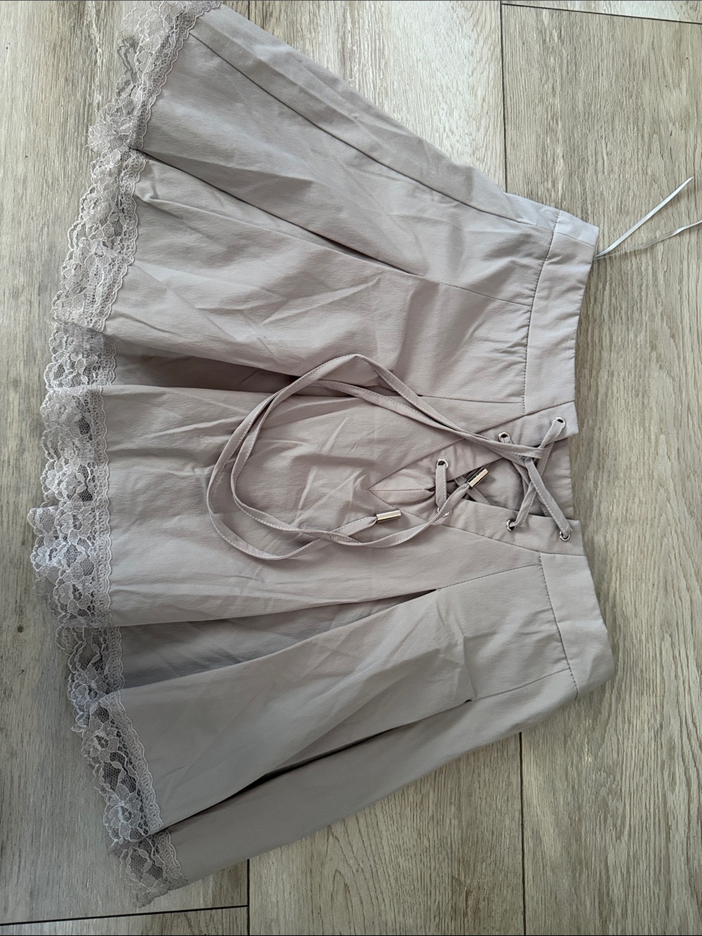 Lace-Trim High-Waist Skort in Grey